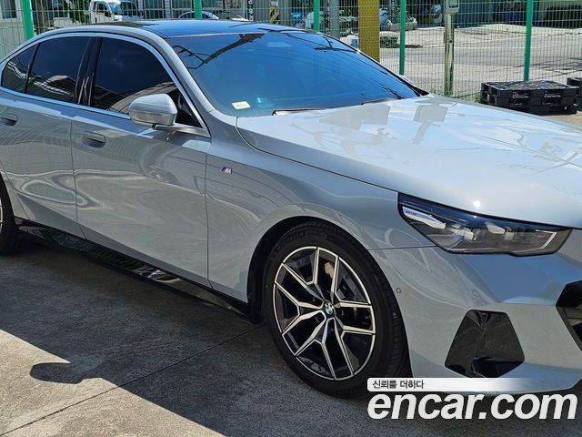 BMW 5-Series 2024