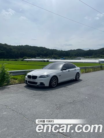BMW 5-Series 2011
