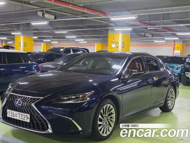 Lexus ES 2021