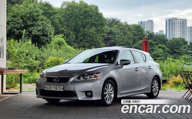 Lexus CT200h 2011