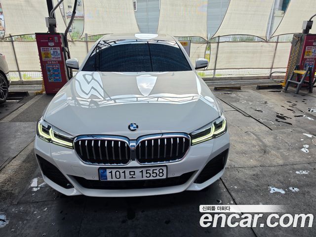 BMW 5-Series 2023