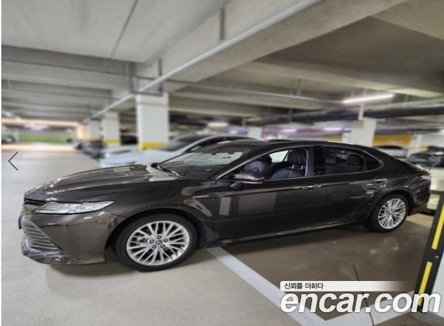 Toyota Camry 2021