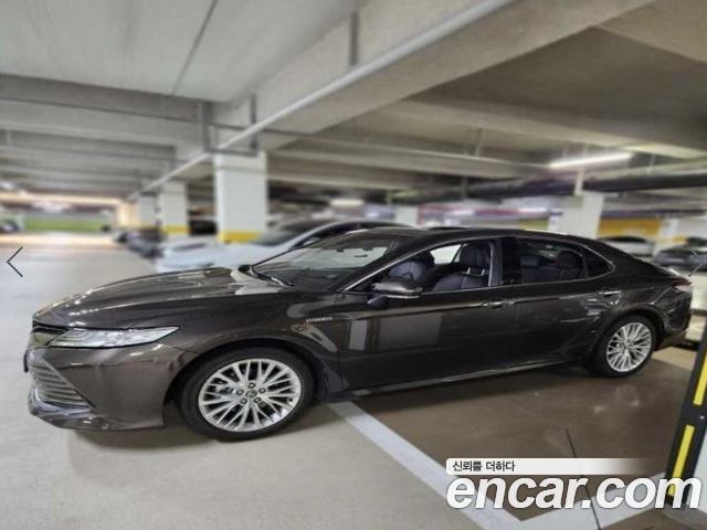 Toyota Camry 2021