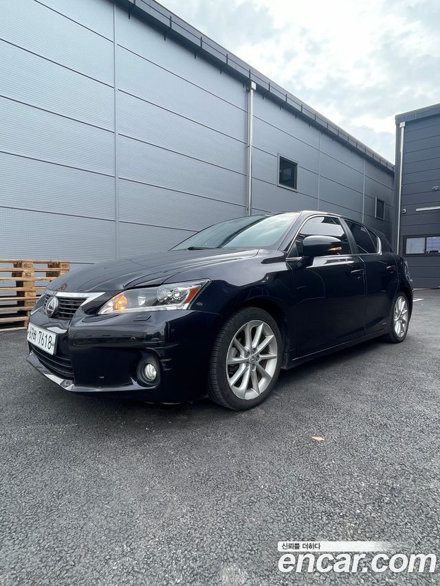 Lexus CT200h 2011