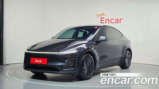 Tesla Model Y 2025