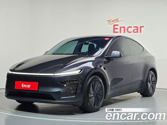 Tesla Model Y 2025