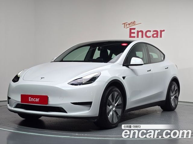 Tesla Model Y 2024