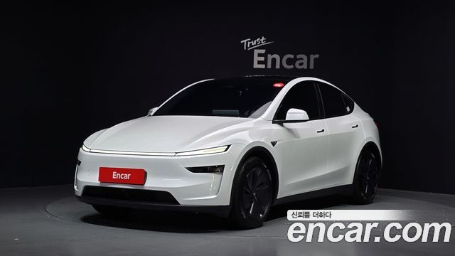 Tesla Model Y 2025