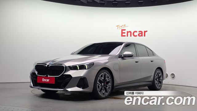 BMW 5-Series 2025