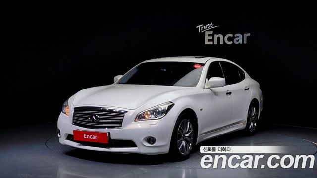Infiniti M 2011