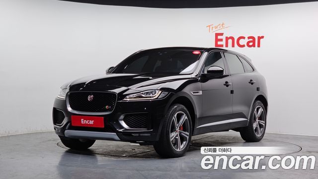 Jaguar F-PACE 2016