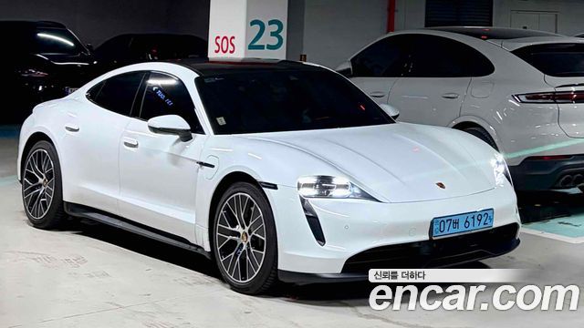 Porsche Taycan 2022