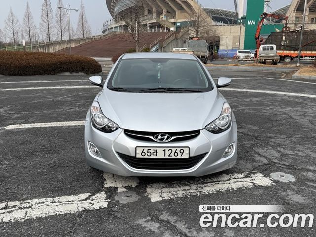 Hyundai AVANTE 2013