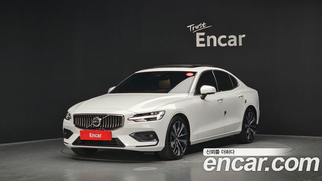 Volvo S60 2024