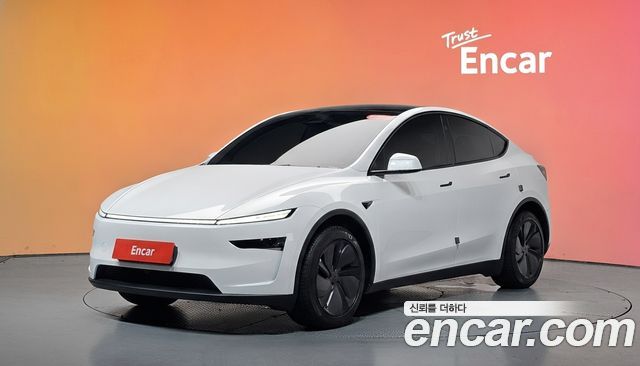 Tesla Model Y 2025
