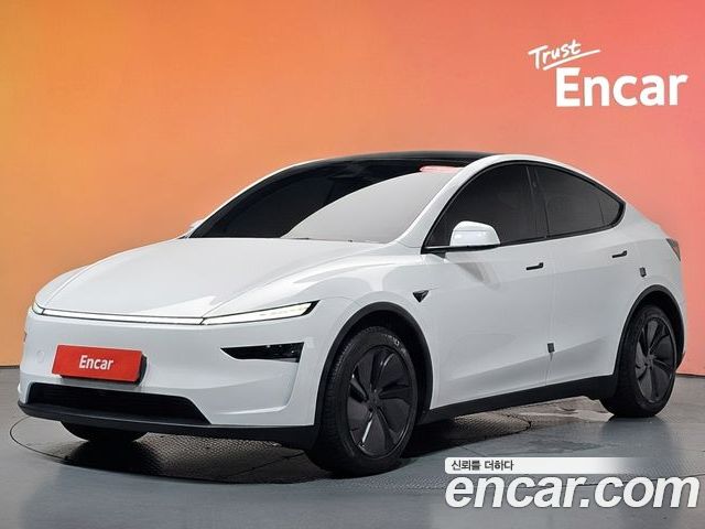 Tesla Model Y 2025