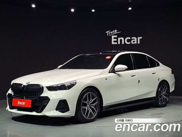 BMW 5-Series 2024