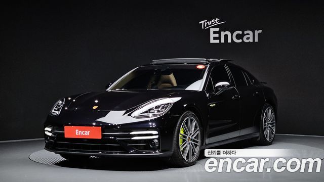 Porsche Panamera 2023