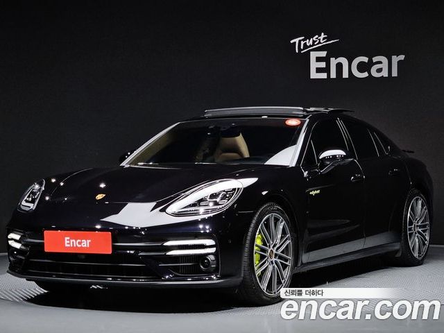 Porsche Panamera 2023