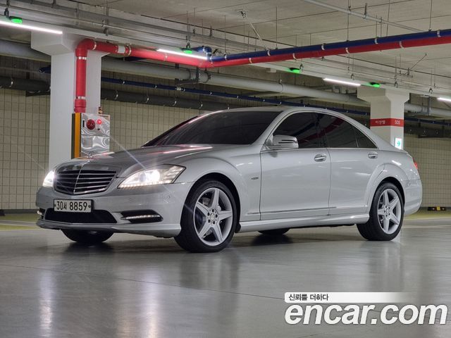 Mercedes-Benz S-Class 2011