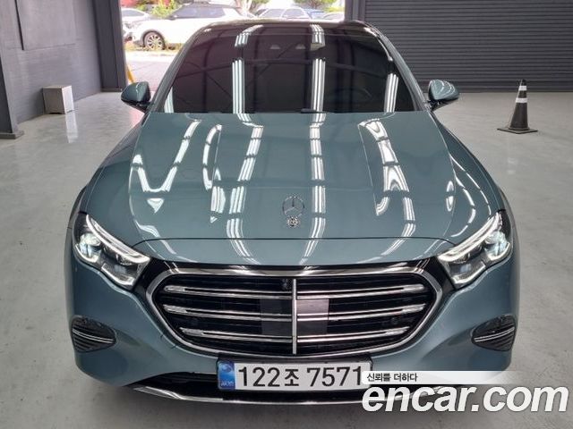 Mercedes-Benz E-Class 2024