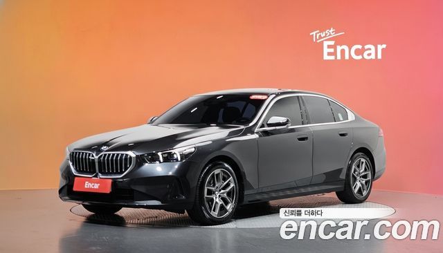 BMW 5-Series 2023