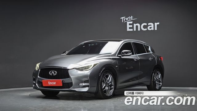 Infiniti Q30 2017