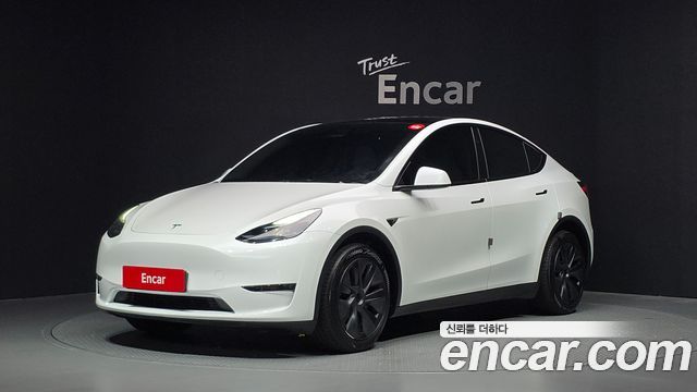 Tesla Model Y 2024