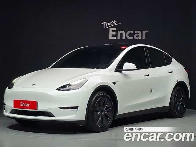 Tesla Model Y 2024