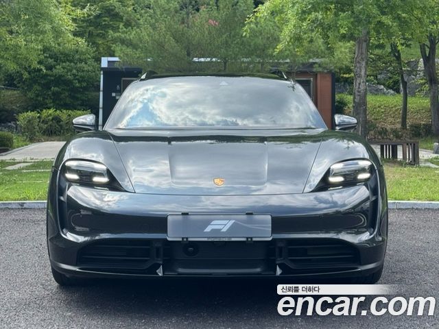 Porsche Taycan 2023