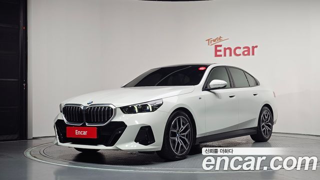 BMW 5-Series 2025