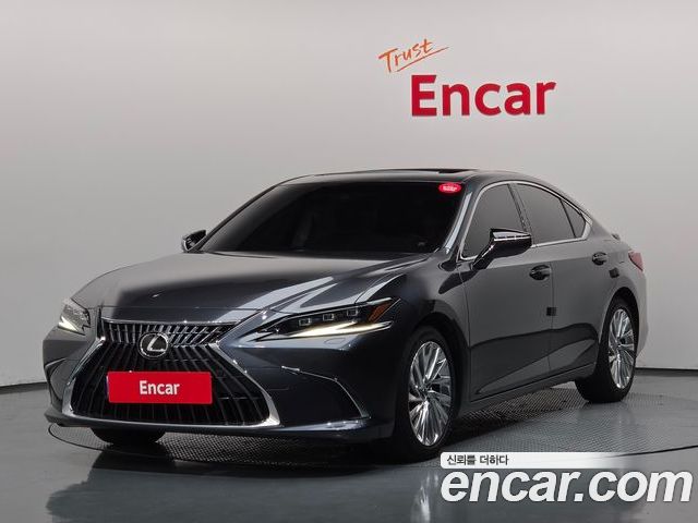 Lexus ES 2024