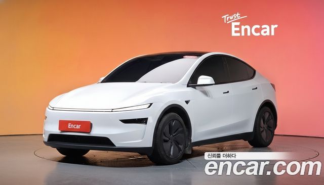 Tesla Model Y 2025