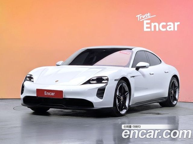 Porsche Taycan 2024