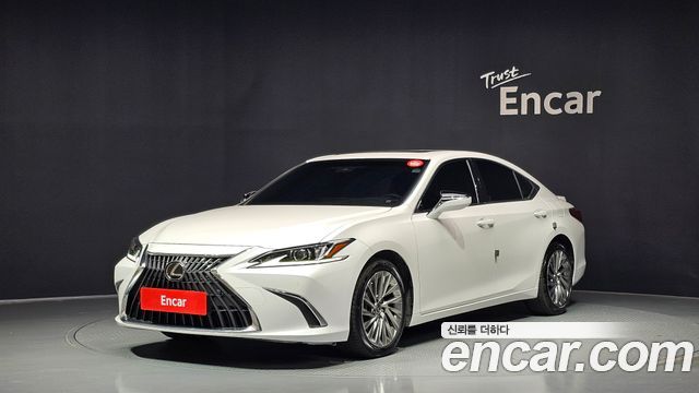Lexus ES 2023