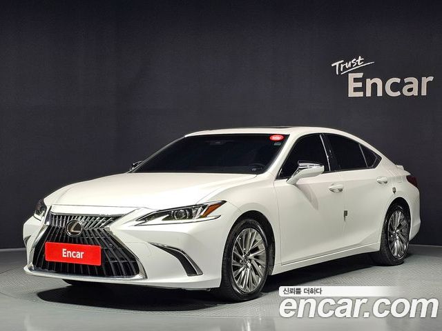 Lexus ES 2023