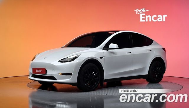 Tesla Model Y 2023