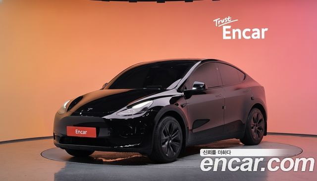 Tesla Model Y 2024