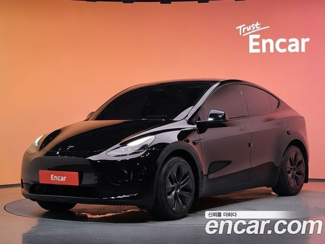 Tesla Model Y 2024