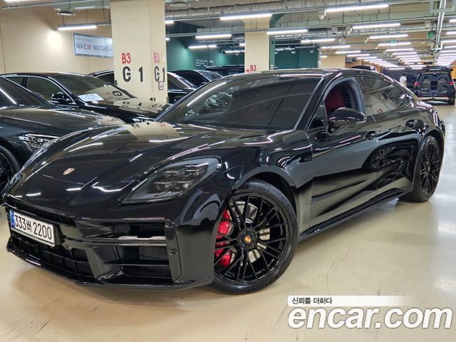 Porsche Panamera 2025