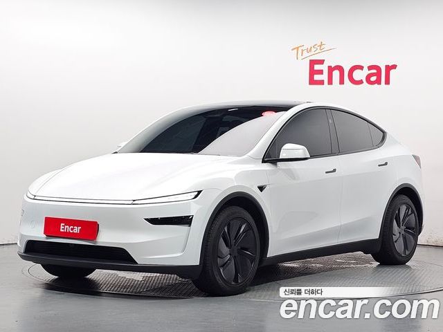 Tesla Model Y 2025