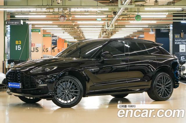 Astonmartin DBX 2024