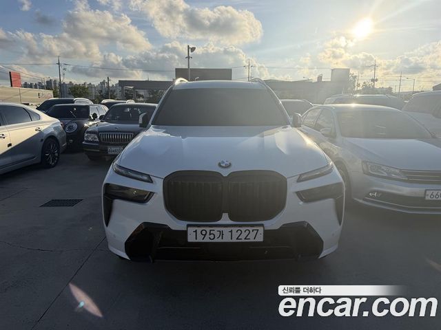 BMW X7 2025