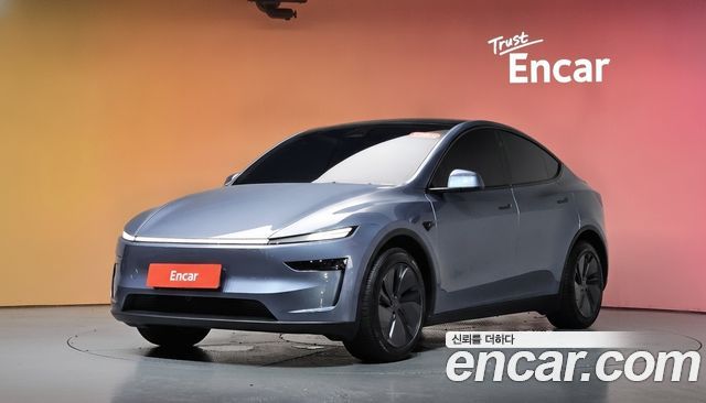 Tesla Model Y 2025