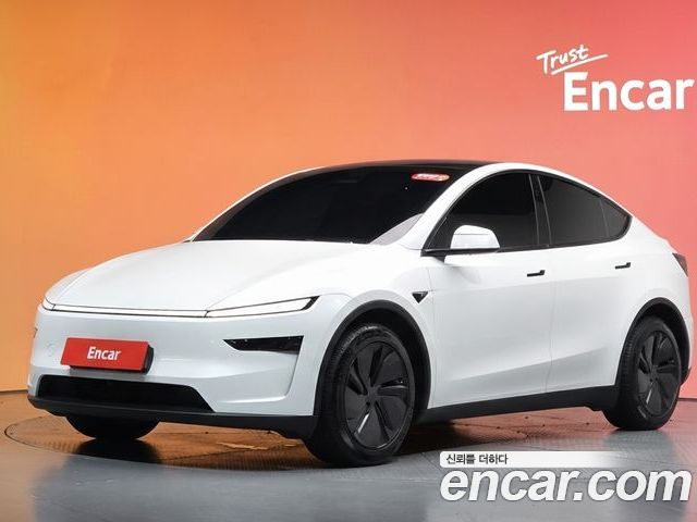 Tesla Model Y 2025