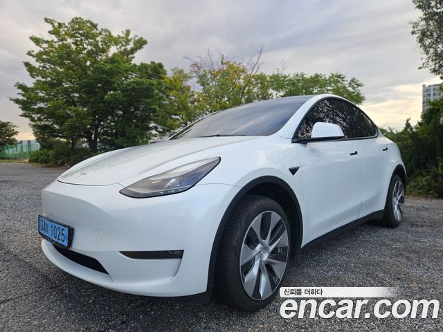 Tesla Model Y 2023