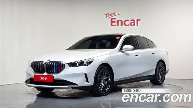 BMW 5-Series 2024