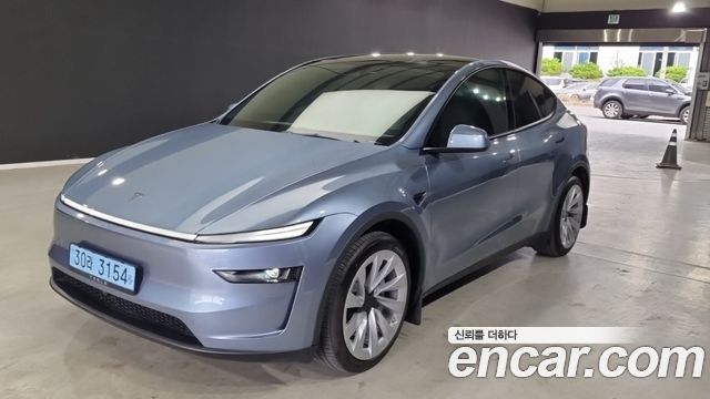 Tesla Model Y 2025