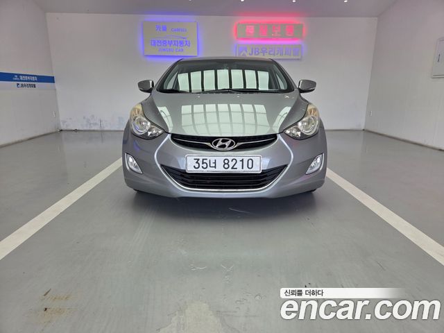 Hyundai AVANTE 2012
