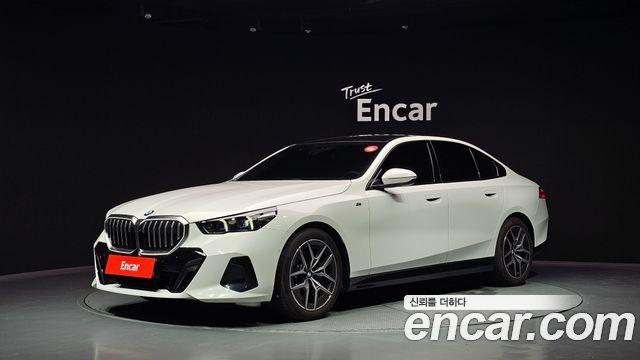 BMW 5-Series 2024
